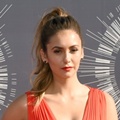 Nina Dobrev di Red Carpet MTV Video Music Awards 2014