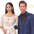 Camila Alves dan Matthew McConaughey di Red Carpet Emmy Awards 2014