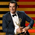 Ty Burrell Raih Piala Outstanding Supporting Actor in a Comedy Series