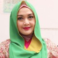 Eddies Adelia Saat Mendampingi Suami Menjalani Sidang Lanjutan