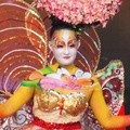 Kostum dan Make-up yang Mengusung Tema Bunga