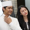 Adi Nugroho dan Donita Fitting Baju Pengantin