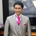 Adi Nugroho Fitting Baju Pengantin