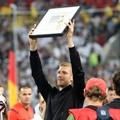 Per Mertesacker Menerima Penghargaan