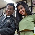 Jumpa Pers Klarifikasi Penggerebekan KTV Princess Syahrini