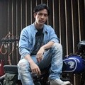 Edward Akbar di Lokasi Syuting Film 'Mantan Terindah'