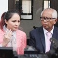 Marshanda Didampingi Pengacara O.C. Kaligis