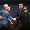 U2 dan CEO Apple Tim Cook Bekerja Sama dalam Launching iPhone 6 dan Album 'Songs of Innocence'