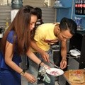 Norman Kamaru dan Istri Tidak Setengah-Setengah Layani Pelanggan