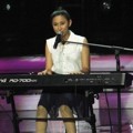 Penampilan Reyna Qotrunnada di Rising Star Indonesia Live Audition 6