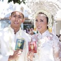 Fitri Tropica dan Irvan Hanafi Pamerkan Buku Nikah Mereka