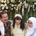 Fitri Tropica Bersama Kedua Orang Tuanya