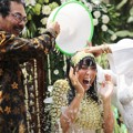 Fitri Tropica Lakukan ALS Ice Bucket Challenge Saat Siraman
