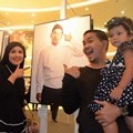 Aldilla Jelita dan Indra Bekti di Peluncuran Buku Jerry Aurum 'On White'