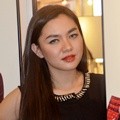 Vicky Shu Hadir di Peluncuran Buku Jerry Aurum 'On White'
