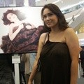 Feby Febiola Kunjungi Pameran Foto Jerry Aurum Bertajuk 'On White'