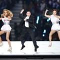Aksi Spektakuler PSY Nyanyikan Lagu 'Gangnam Style'