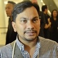 Tompi Kunjungi Pameran Foto Jerry Aurum Bertajuk 'On White'