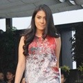 Andania Suri Peragakan Koleksi Billy Tjong for Zalora