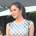 Cynthia Ramlan Peragakan Koleksi Billy Tjong for Zalora