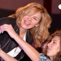 Kim Cattrall Melayani Foto dengan Penggemar