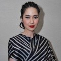 Laura Basuki Hadiri Gala Premier 'Haji Backpacker'