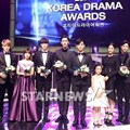 Para Pemenang Korea Drama Awards 2014 Berfoto Bersama