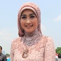 Desy Ratnasari: Berita, Foto, Video, Lirik Lagu, Profil & Bio | Halaman