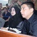 Pipik Dian Irawati Saat Berada di Pengadilan Negeri Jakarta Selatan