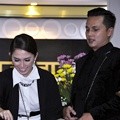Ussy Sulistiawaty dan Andhika Pratama Buka Outlet Ketiga Fashion Hijab 'Ussy House of Moeslem'