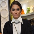 Ussy Sulistiawaty Buka Outlet Ketiga Fashion Hijab 'Ussy House of Moeslem'