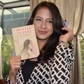 Pevita Pearce Luncurkan Buku 'Our Notebook: Peace in Mind. War at Heart'