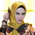 Angel Lelga Berdarah Campuran Kalimantan dan Tionghoa