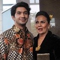 Reza Rahadian Hadir Bersama Christine Hakim