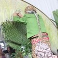 Ayah Nagita Slavina Memasang Bleketepe sebagai Simbol Tolak Bala