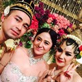 Dewi Persik Saat Berfoto Bersama Raffi Ahmad dan Nagita Slavina