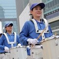 Kelompok Falun Dafa dalam Iring-Iringan