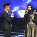 Arie Untung Jadi Host Konser Super Star
