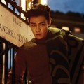 T.O.P Big Bang Saat Kenakan Mantel Bulu