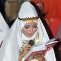 Tantri Kotak Mengadakan Pengajian di Rumah