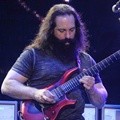 John Petrucci Gitaris Dream Theater Sekaligus Backing Vokal