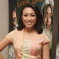 Rahayu Saraswati Hadir di Jumpa Pers Film 'Gunung Emas Almayer'