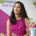 Pevita Pearce di Acara Peluncuran Produk Garnier Duo Clean