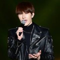 Zhou Mi Saat Tampil Nyanyikan Lagu 'Lovesick'