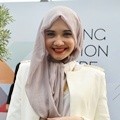 Zaskia Sungkar Hadiri Jakarta Fashion Week 2015