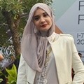 Zaskia Sungkar Hadiri Jakarta Fashion Week 2015