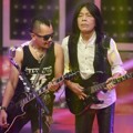 Kolaborasi Cella Kotak dan Ian Antono God Bless Saat 'Konser 1 Dekade'