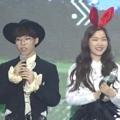 Akdong Musician Raih Piala Best Folk Song of the Year