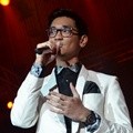 Afgan Menyanyikan Lagu 'Since I Found You'