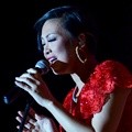 Nola Be3 Serba Merah di Panggung Konser 'MOX'